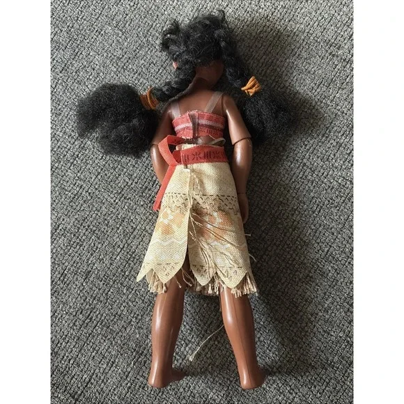 Disney store Princess Moana classic toy doll figure 11" Articulated - Picture 3 of 3